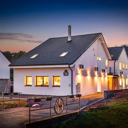 Zabinec - Penzion, Vinoteka 4* Kurdějov
