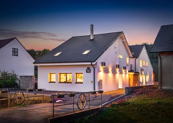Zabinec - Penzion, Vinoteka 4* Kurdějov